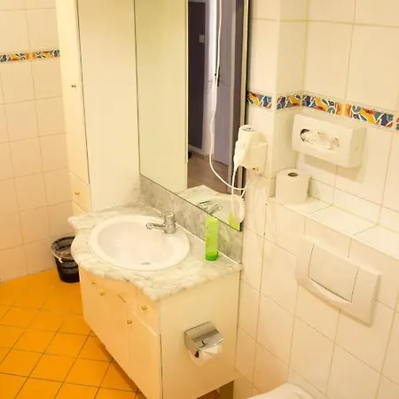 One-room 