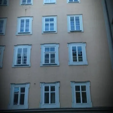 One-room 