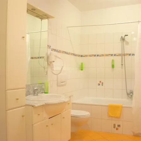 One-room 